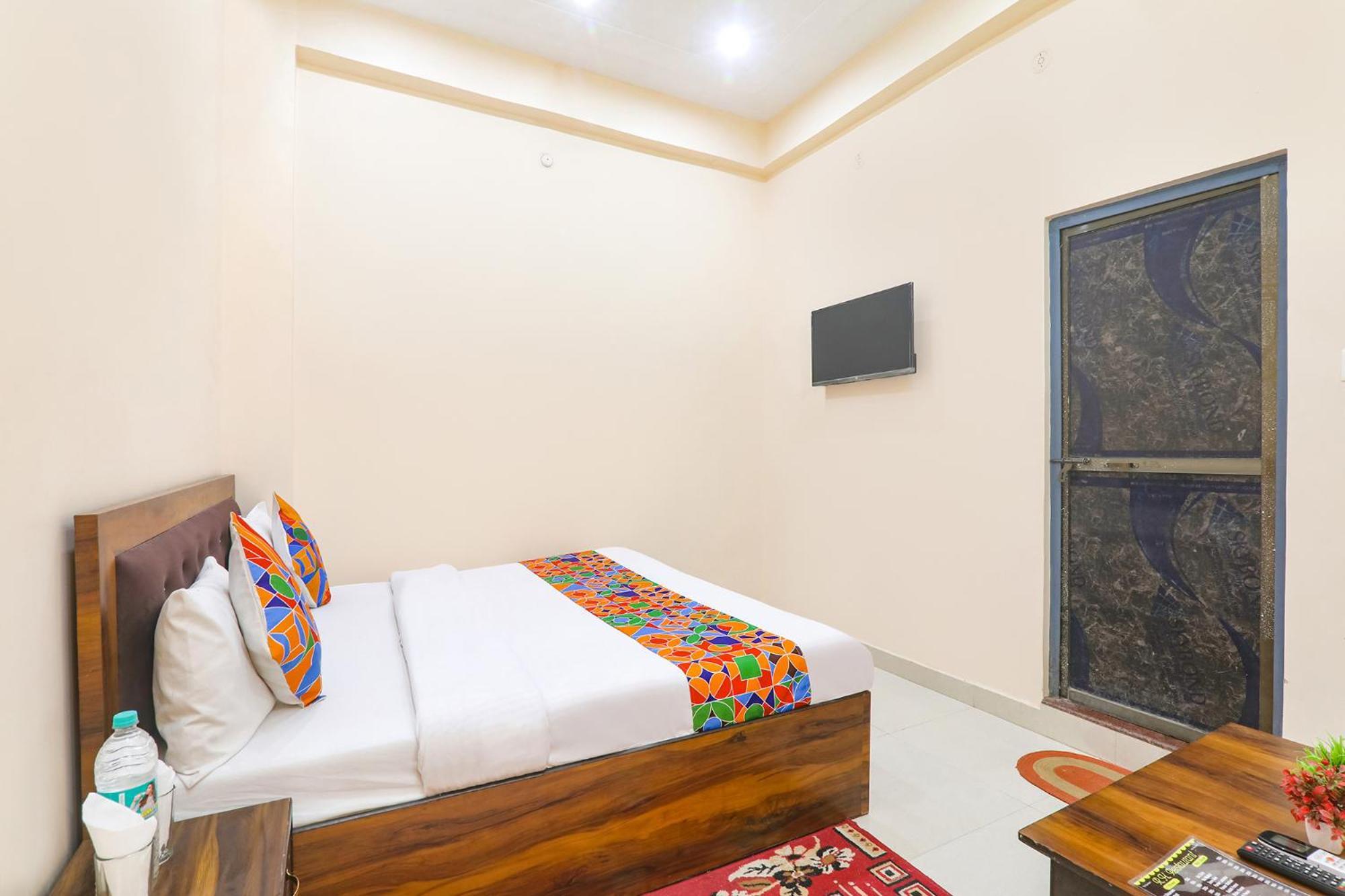 Fabhotel Rk Palace Ayodhya 外观 照片