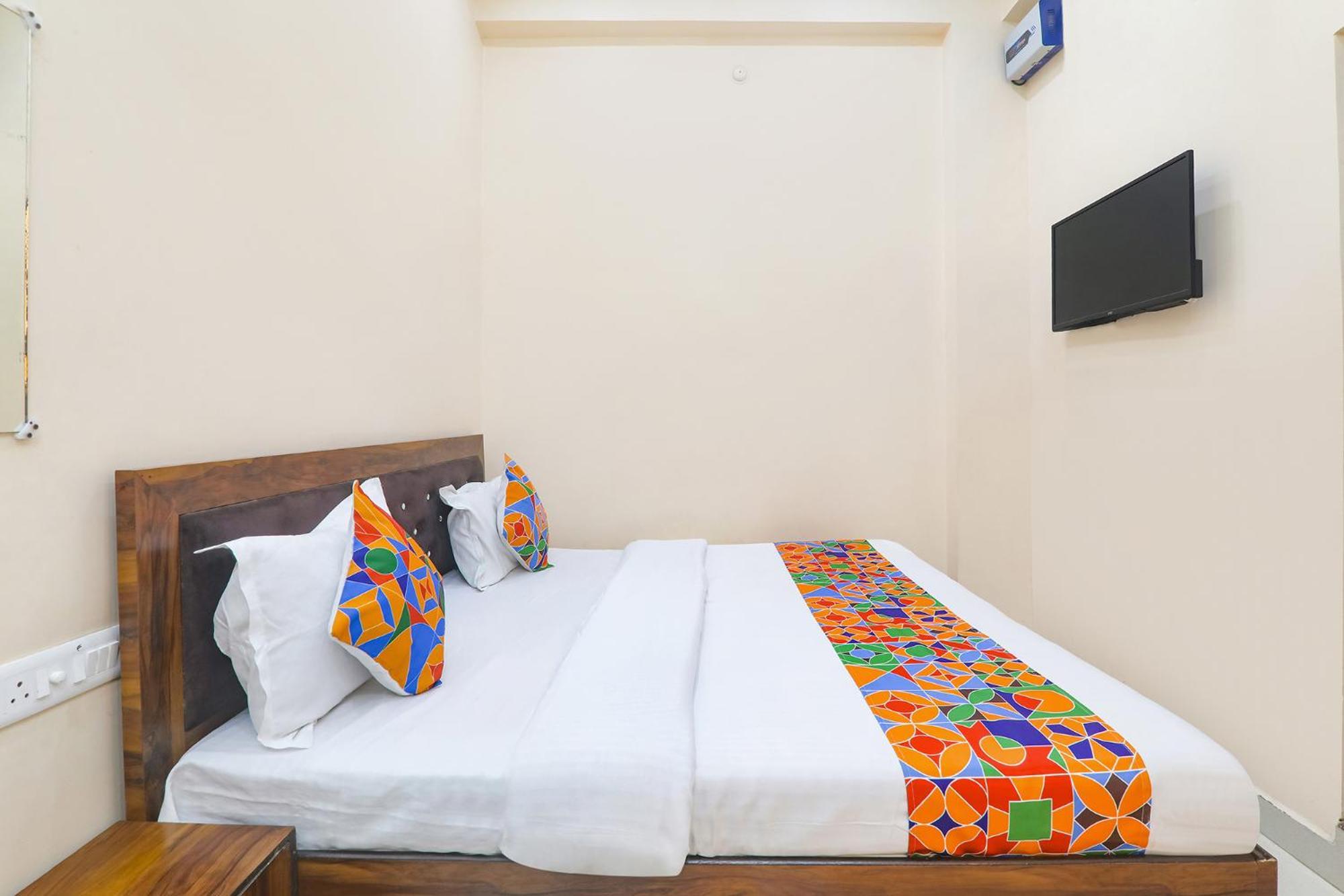 Fabhotel Rk Palace Ayodhya 外观 照片