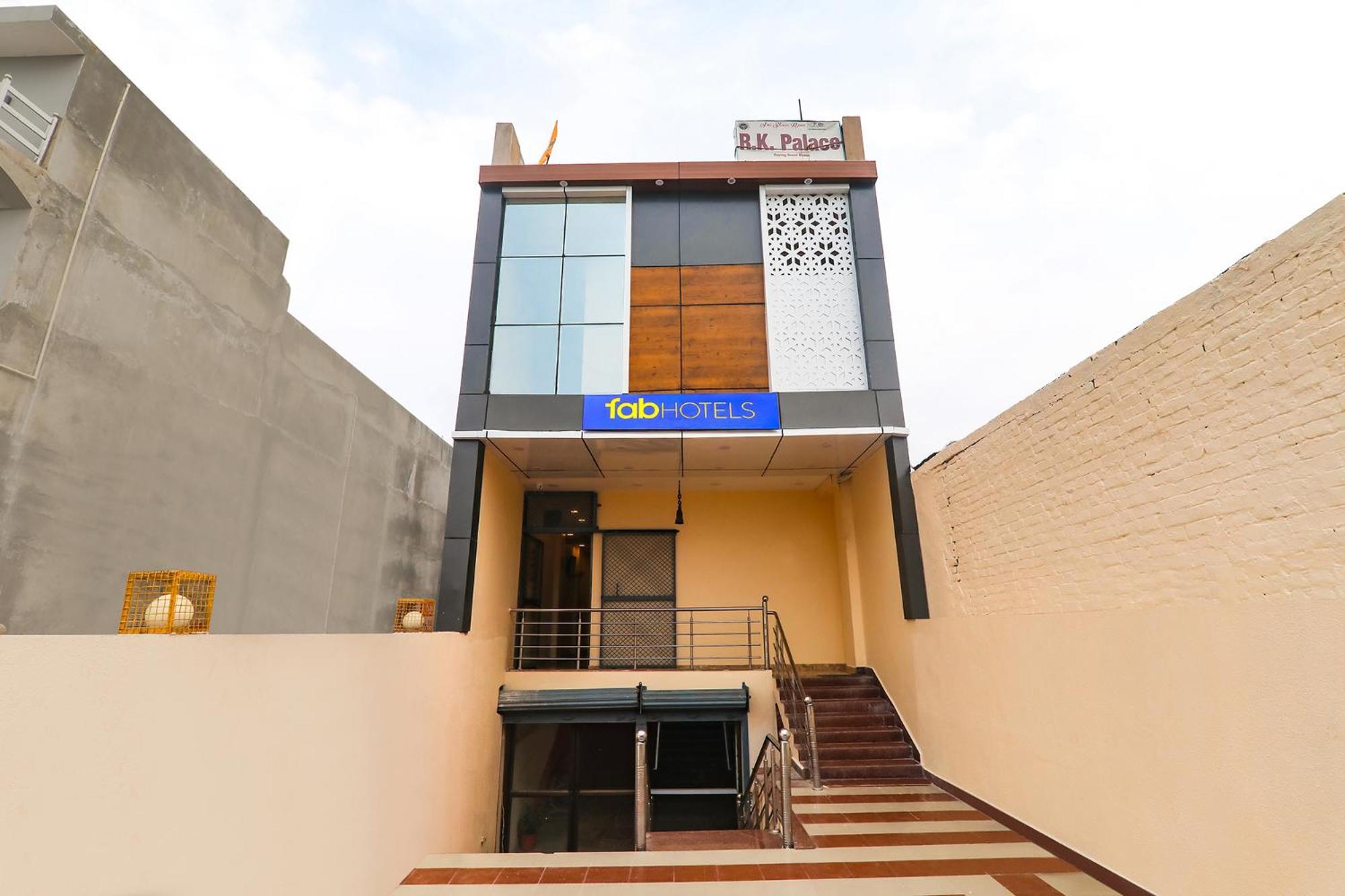 Fabhotel Rk Palace Ayodhya 外观 照片