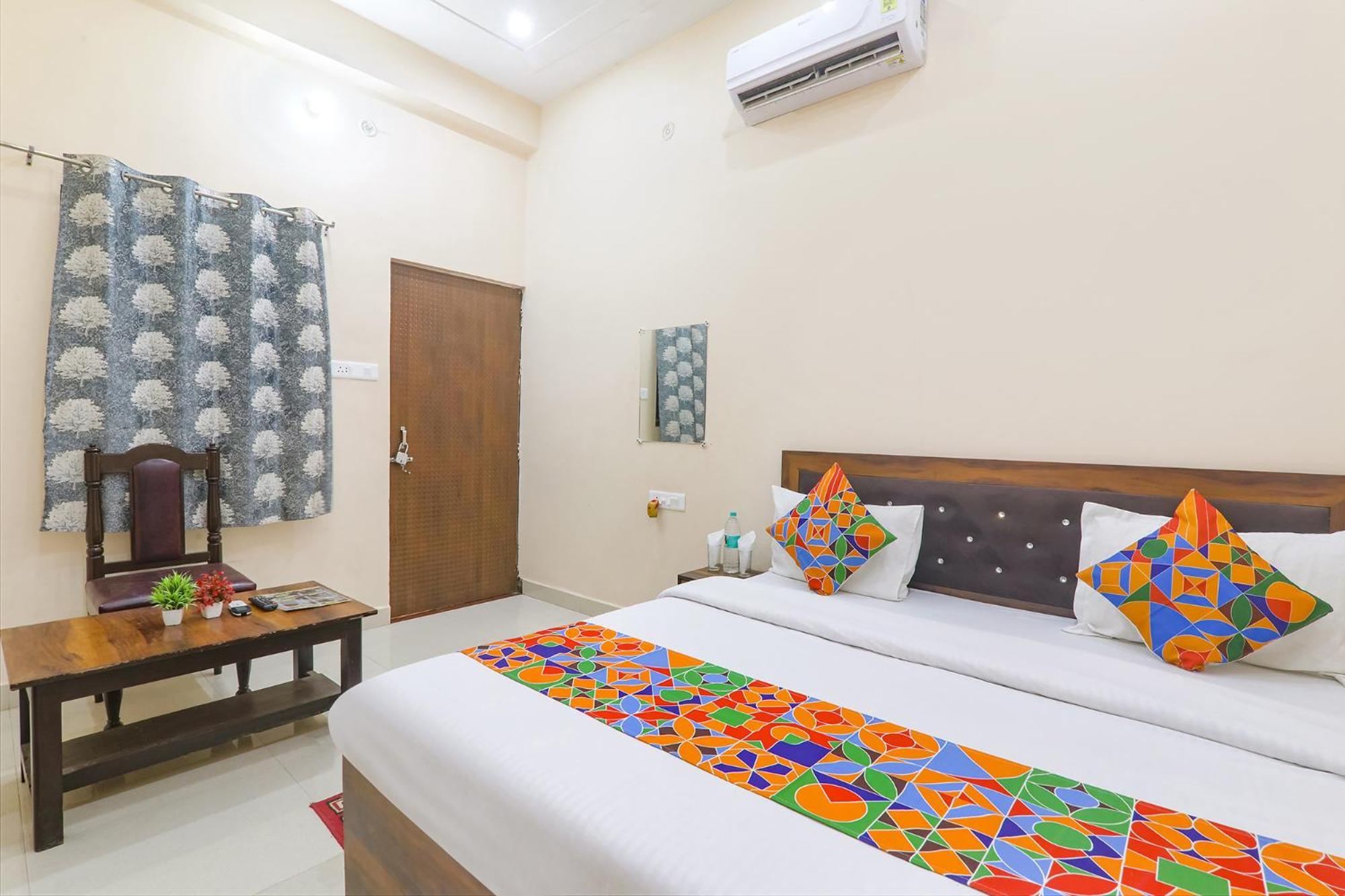 Fabhotel Rk Palace Ayodhya 外观 照片