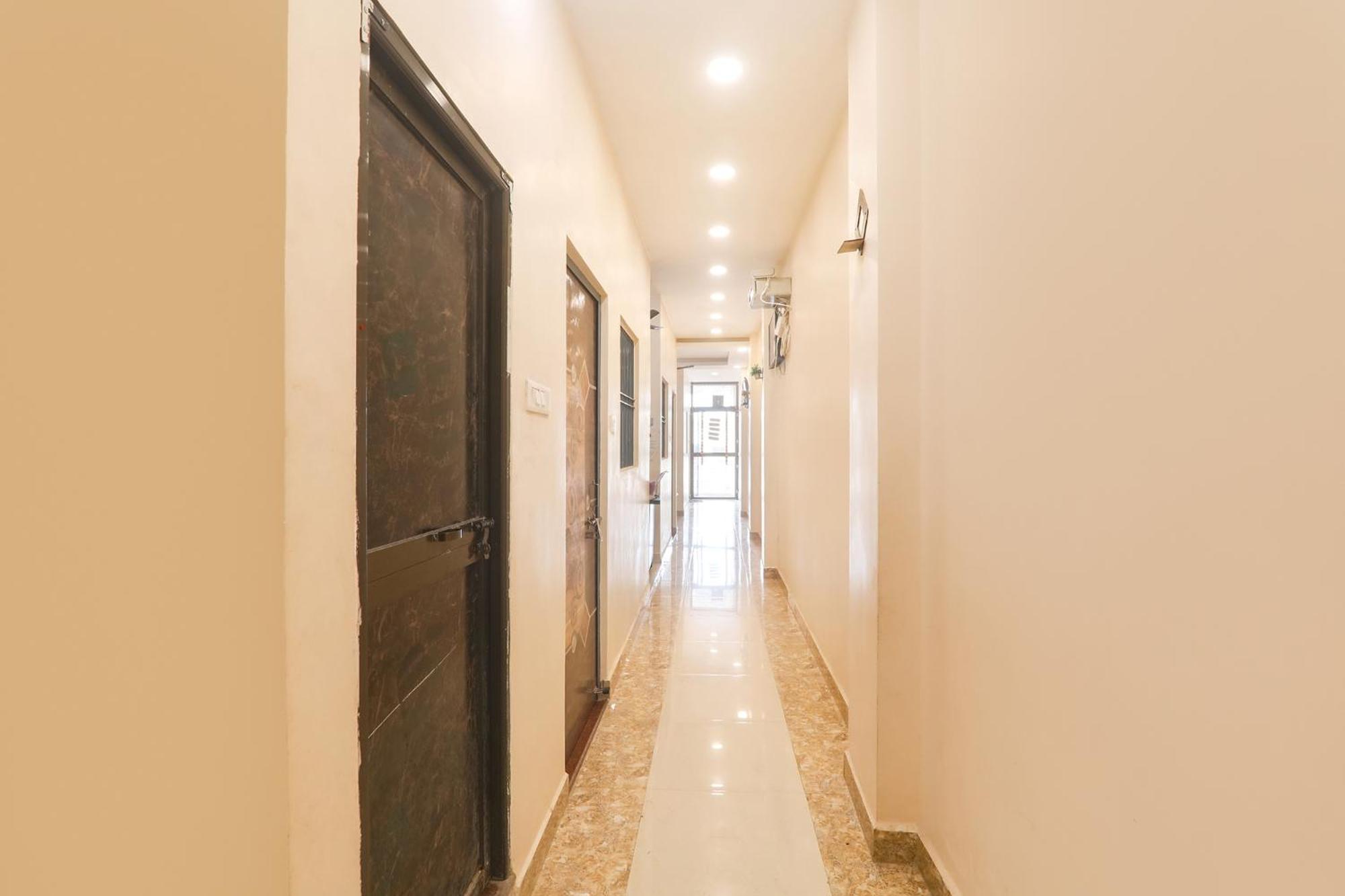 Fabhotel Rk Palace Ayodhya 外观 照片